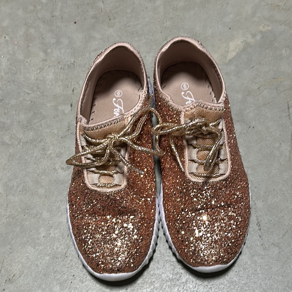 Sparkly Rose Gold Sneakers/Tennis Shoes size 6 / Box 28-14‎